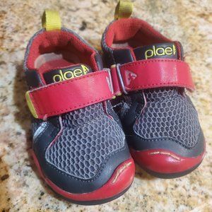 Plae brand toddler 6.5 shoes